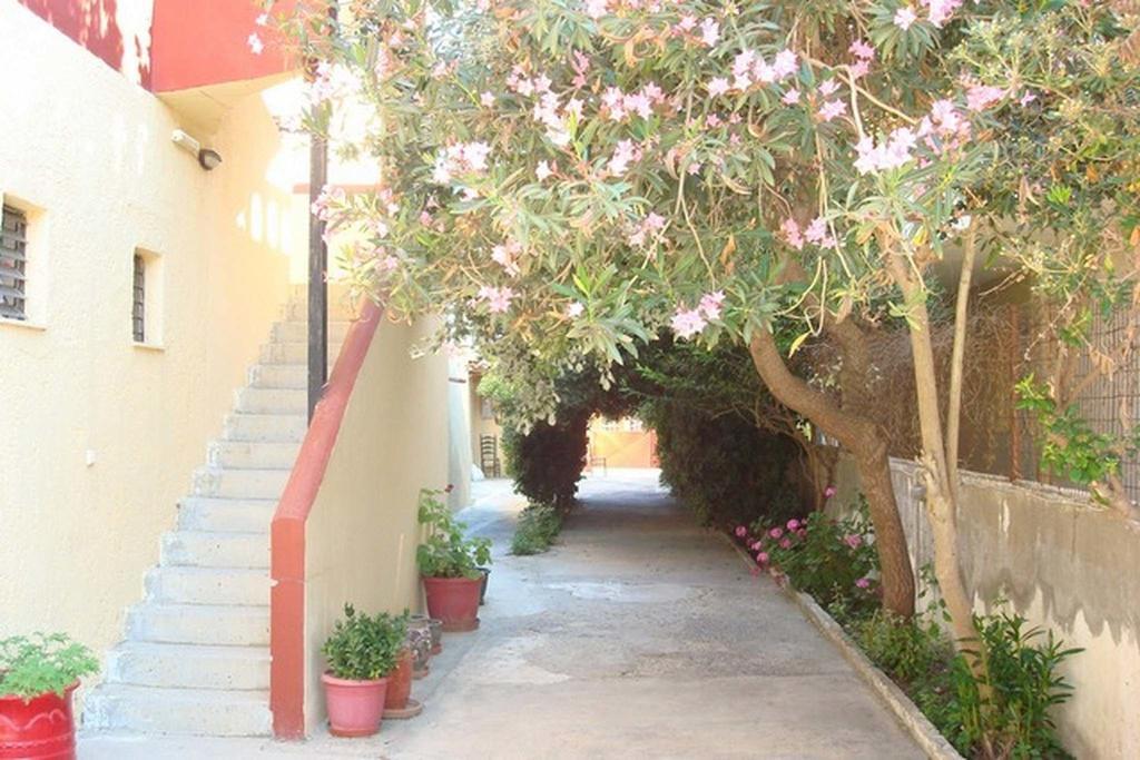 Adonis Beach Hotel Ираклио Екстериор снимка