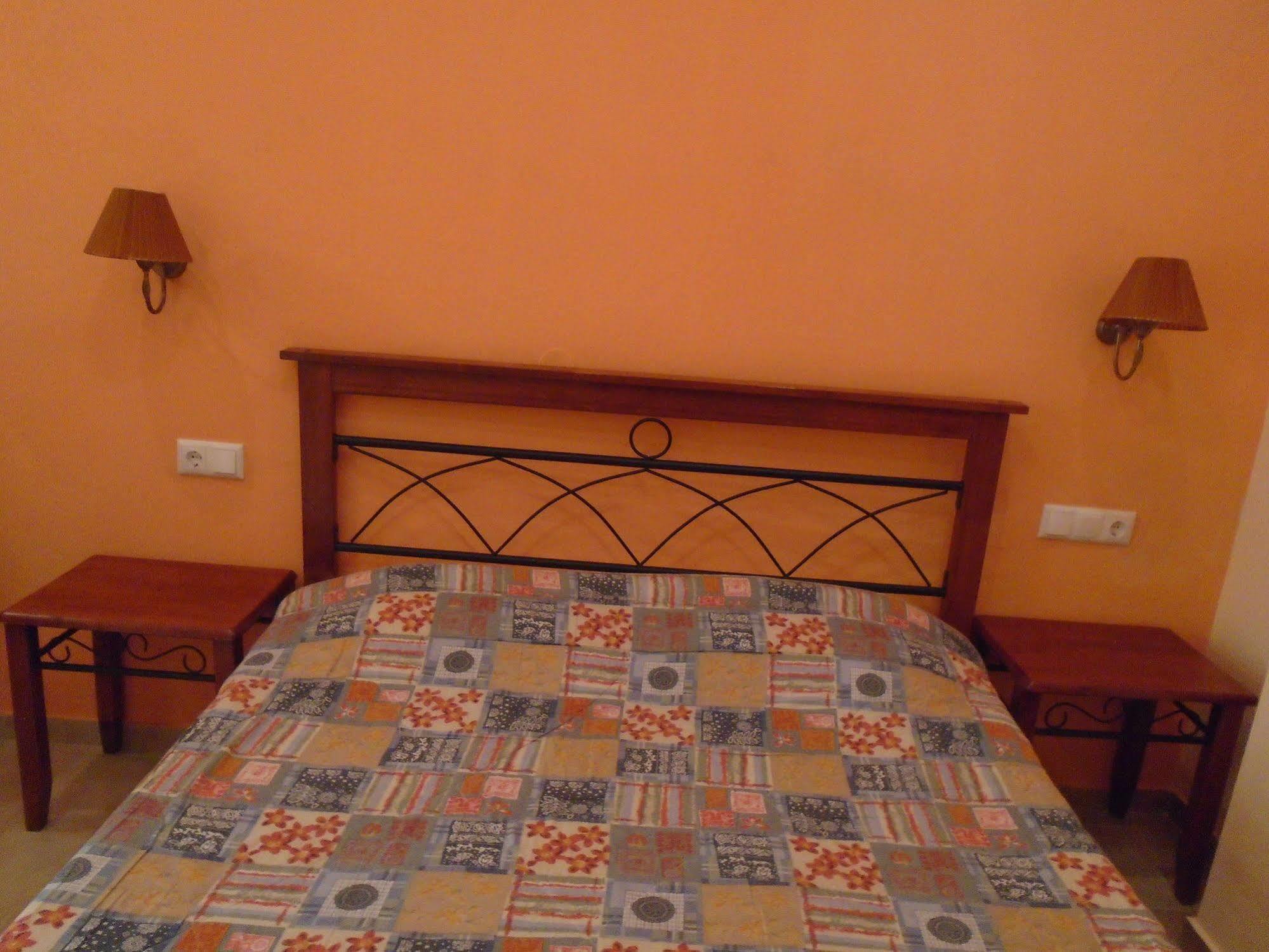 Adonis Beach Hotel Ираклио Екстериор снимка