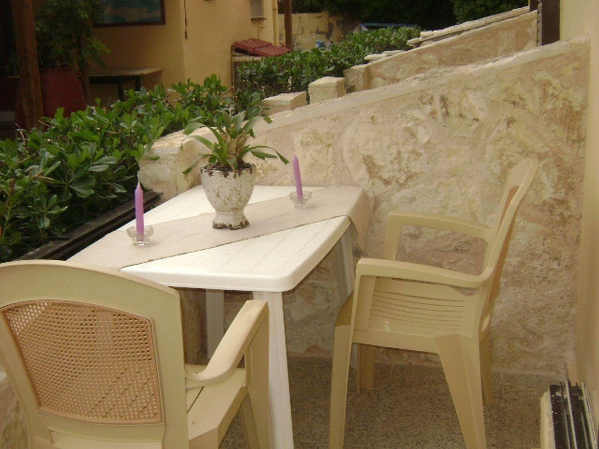Adonis Beach Hotel Ираклио Екстериор снимка